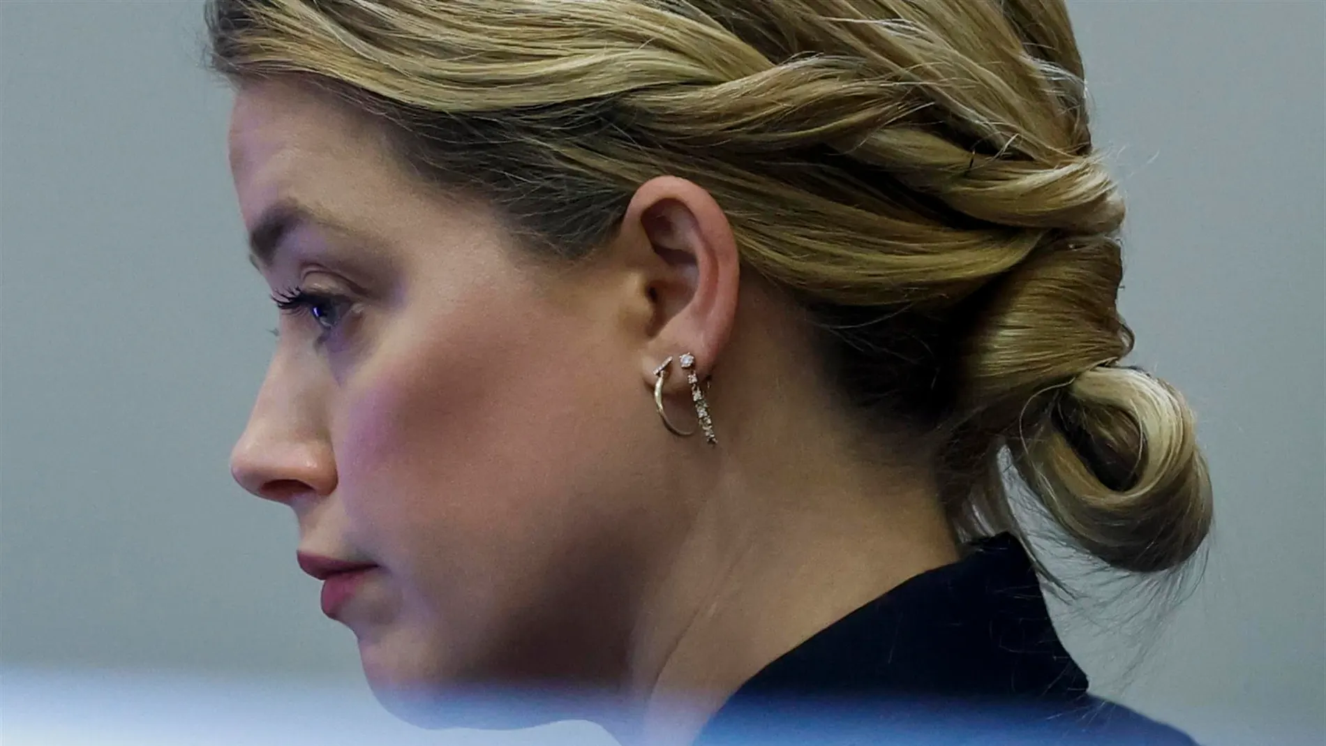 Amber Heard asiste al juicio por difamación de Depp vs. Heard en el juzgado.