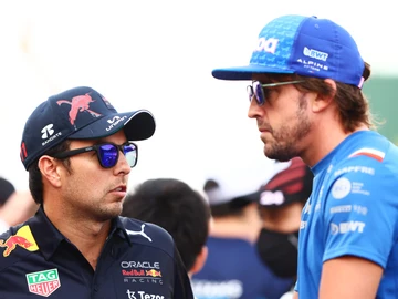 'Checo' Pérez y Fernando Alonso 'Checo' Pérez y Fernando Alonso