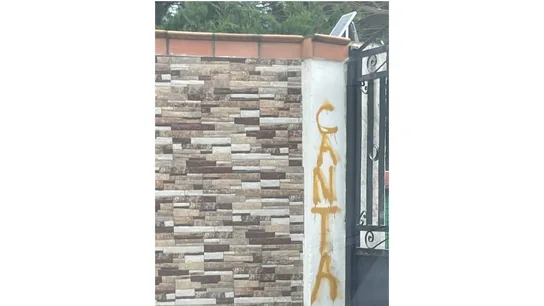 Pintada en casa de Óscar Pintada en casa de Óscar