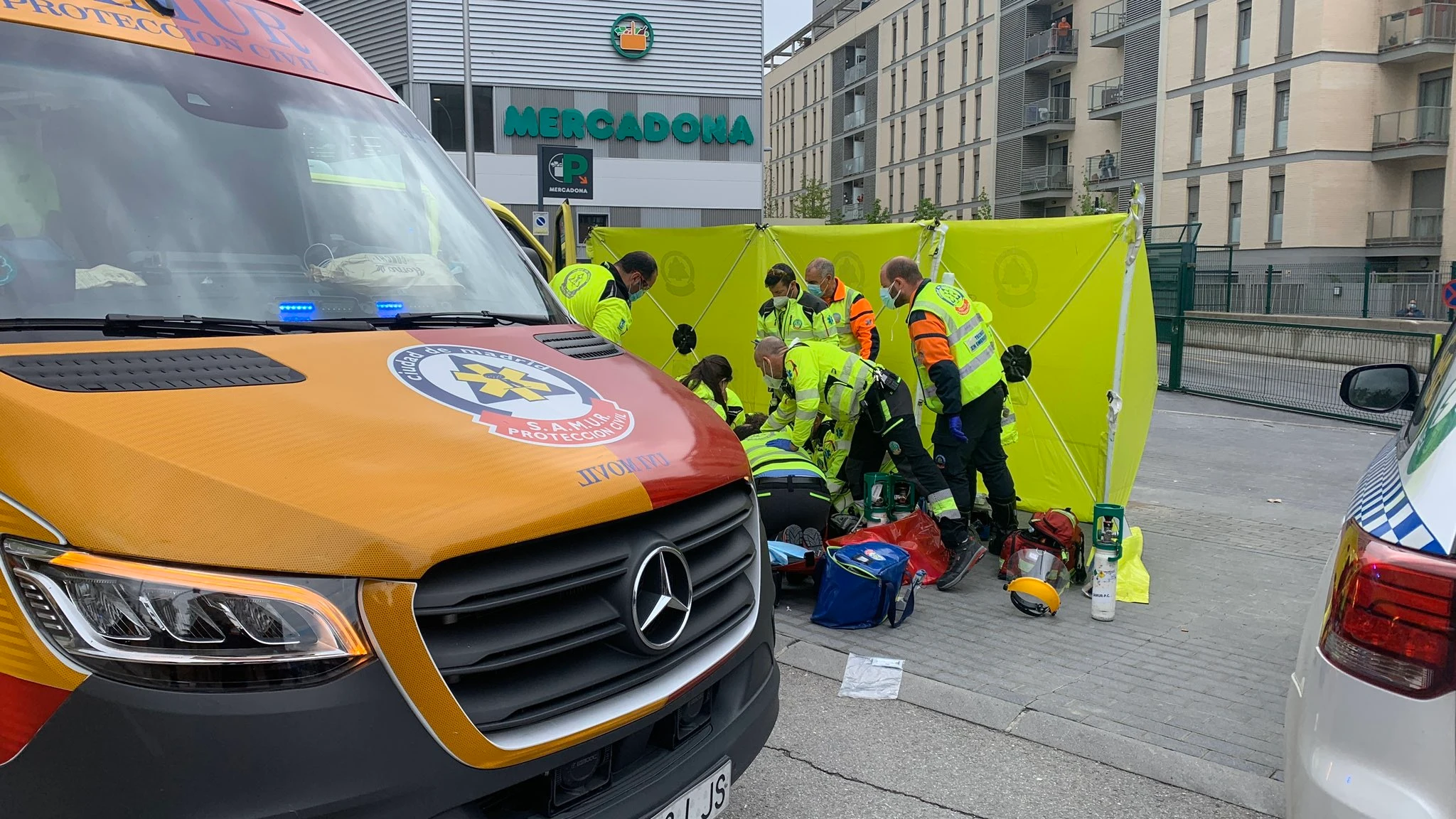 Asesinan a un joven de 18 años de una puñalada en el corazón a plena luz del día en Madrid