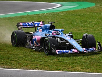 Fernando Alonso, K.O. en Imola