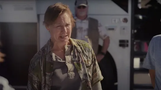 Laurie Metcalf será Alice, la nueva tour manager de Deborah Vance Laurie Metcalf será Alice, la nueva tour manager de Deborah Vance