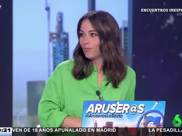 Patricia Benítez explica a Alfonso Arús cómo hacer un amarre de amor