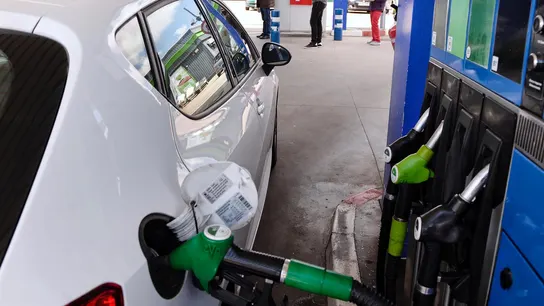 Fotografía de una gasolinera. Fotografía de una gasolinera. / Efe