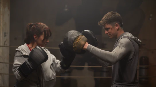 Aitana y Miguel Bernardeau sobre el ring en 'La última' Aitana y Miguel Bernardeau sobre el ring en 'La última'