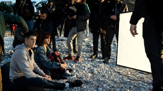 Miguel Bernardeau y Aitana, durante el rodaje de 'La última'