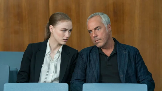 Madison Lintz y Titus Welliver son hija y padre en 'Bosch:Legacy' Madison Lintz y Titus Welliver son hija y padre en 'Bosch:Legacy'