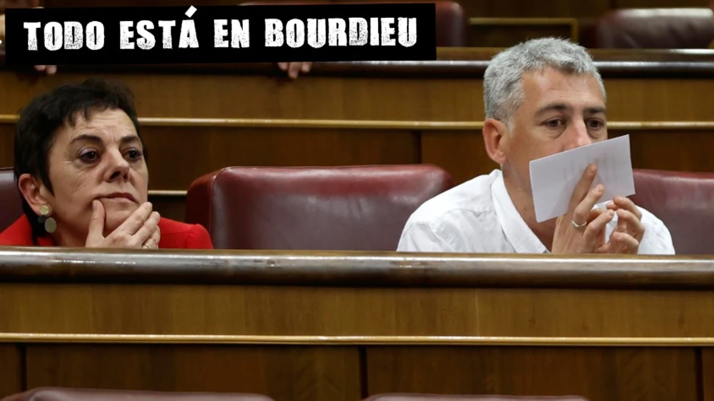 La portavoz parlamentaria de EH Bildu, Mertxe Aizpurua, y el diputado de EH Bildu Oskar Matute La portavoz parlamentaria de EH Bildu, Mertxe Aizpurua, y el diputado de EH Bildu Oskar Matute