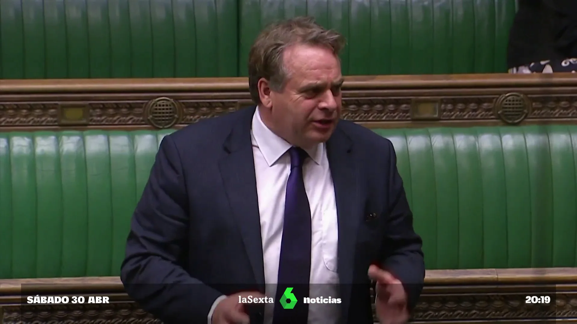 Dimite Neil Parish, el diputado británico que vio porno en el Parlamento
