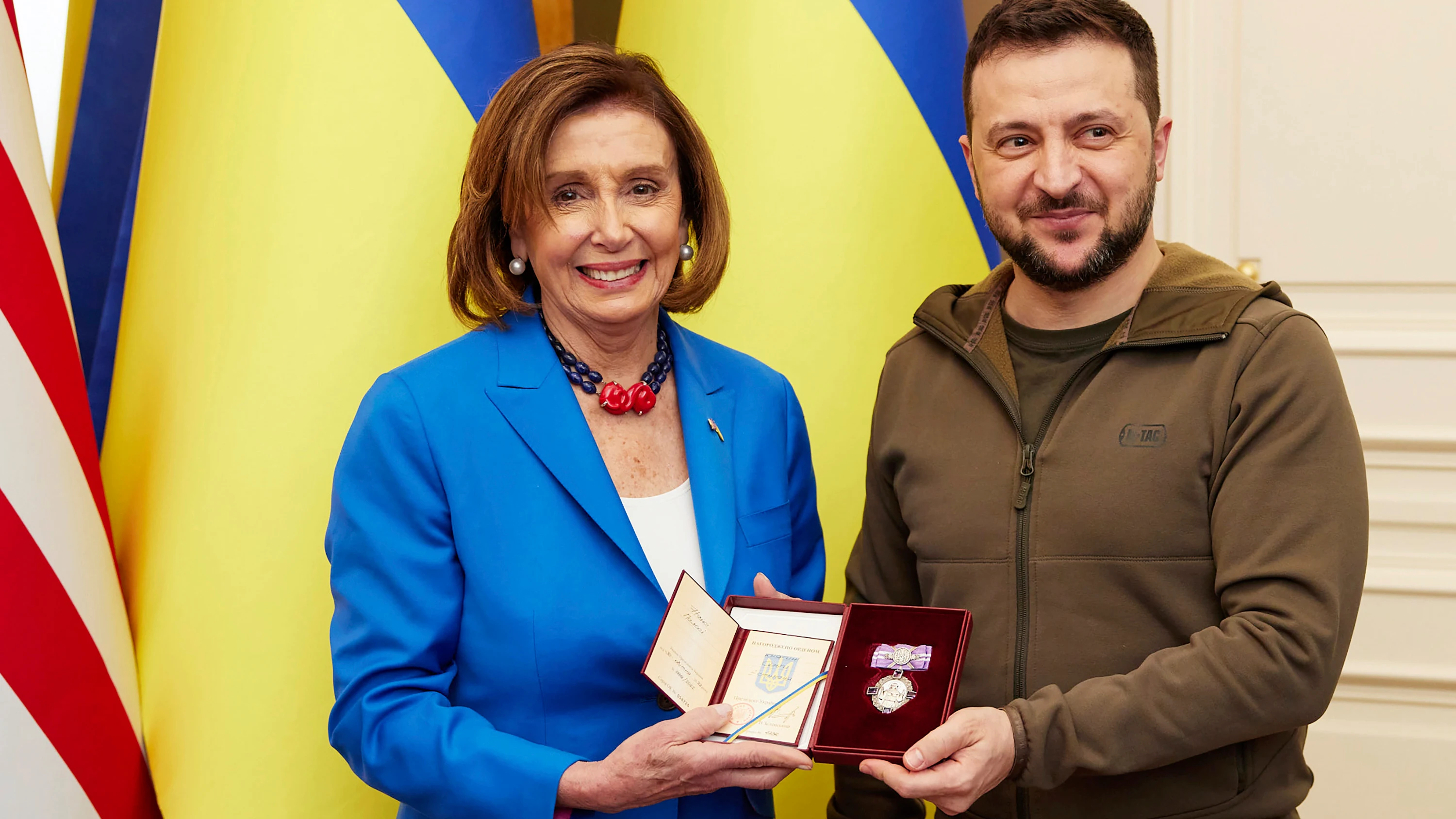 Nancy Pelosi se reúne con Zelenski en una visita sorpresa a Kiev