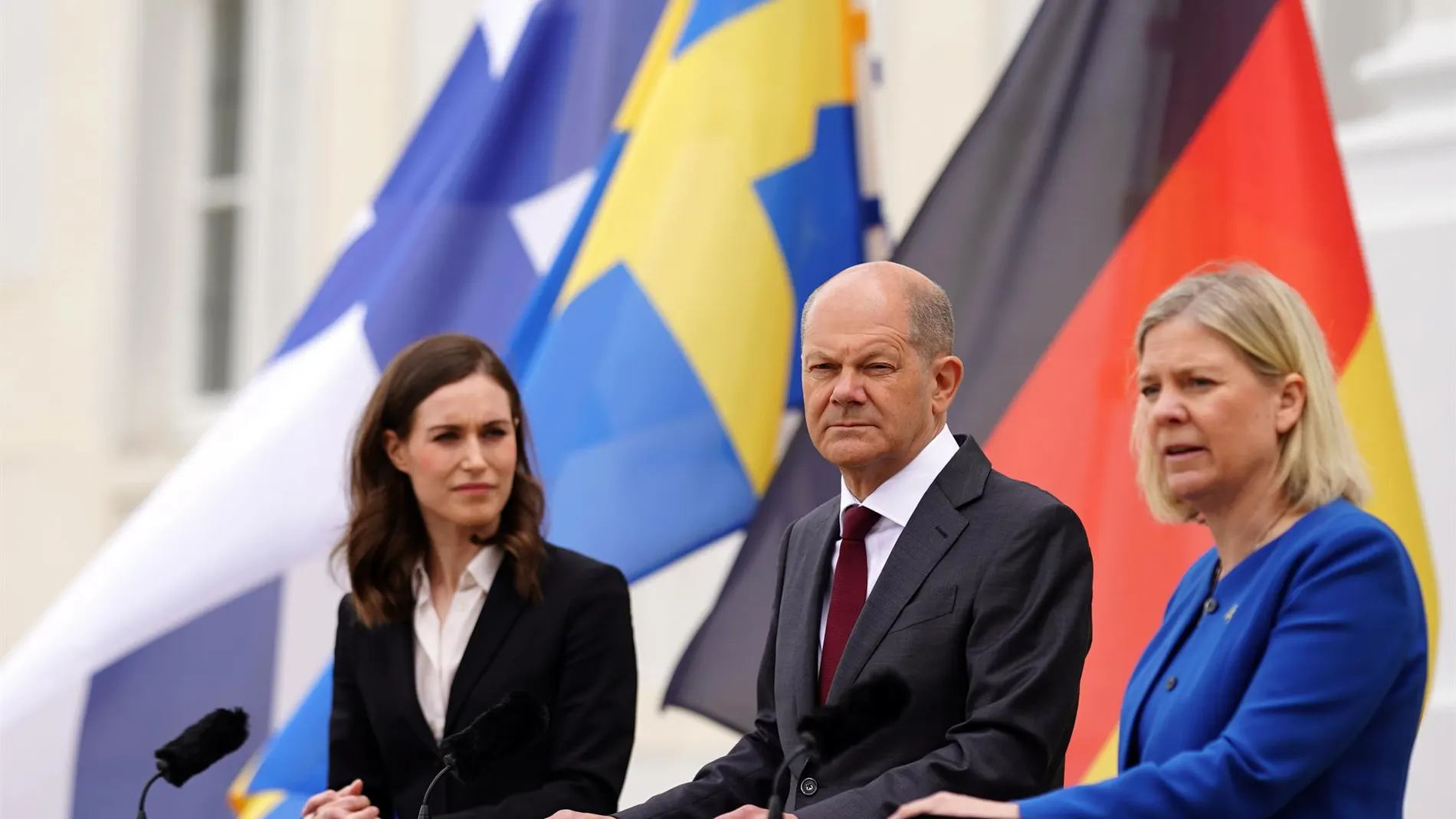 La primera ministra de Finlandia, Sanna Marin, el canciller alemán, Olaf Scholz, y la primera ministra de Suecia, Magdalena Andersson.