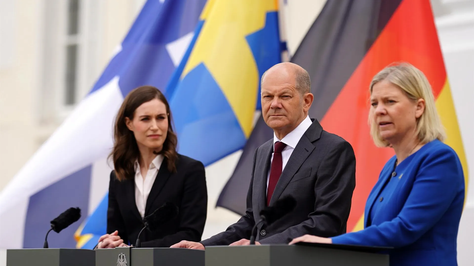 La primera ministra de Finlandia, Sanna Marin, el canciller alemán, Olaf Scholz, y la primera ministra de Suecia, Magdalena Andersson.