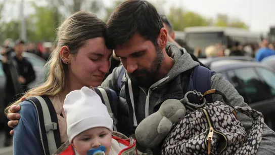 Los primeros evacuados de la acería de Mariúpol llegan a Zaporiyia Los primeros evacuados de la acería de Mariúpol llegan a Zaporiyia