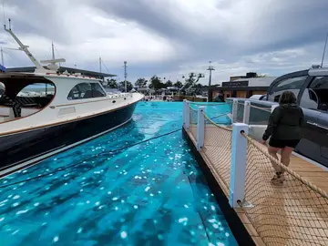 El &#39;agua&#39; de la surrealista playa artificial del GP de Miami
