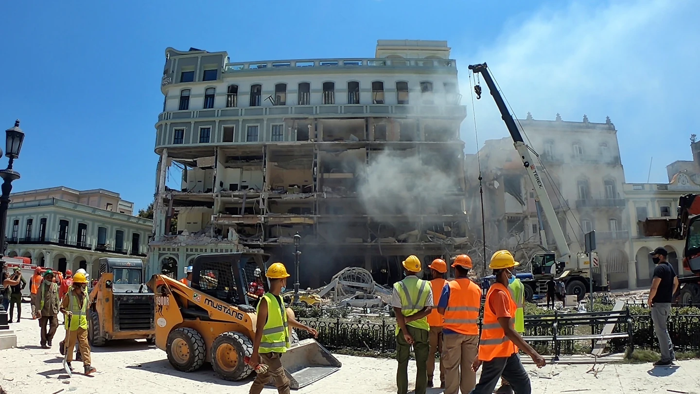 Al menos 22 fallecidos y 64 heridos en una explosión de un hotel en el centro de La Habana Al menos 22 fallecidos y 64 heridos en una explosión de un hotel en el centro de La Habana