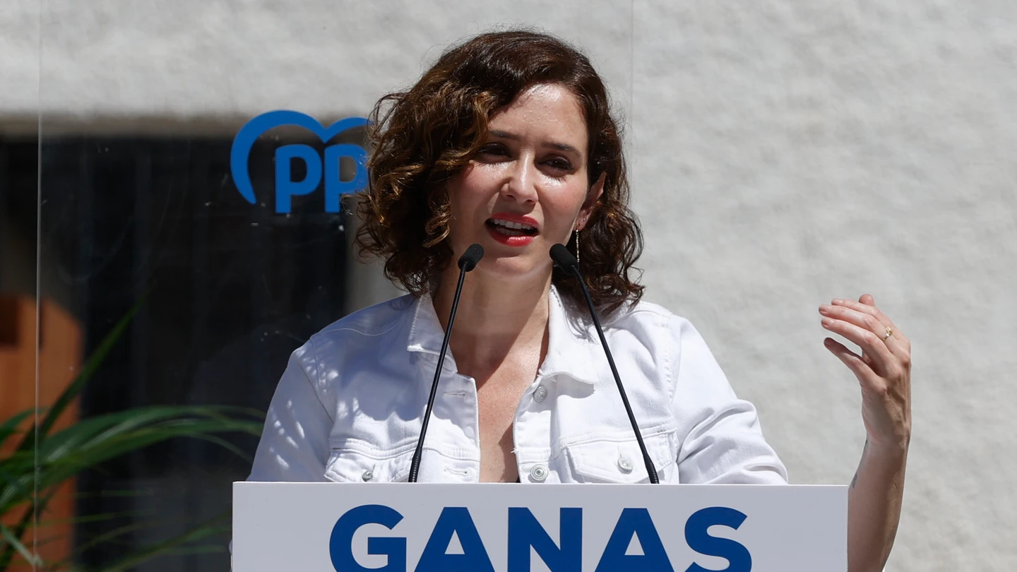 La presidenta de la Comunidad de Madrid, Isabel Díaz Ayuso durante un acto para la elección a la presidencia del PP de Madrid celebrado este sábado en la Plaza de la Amistad entre los Pueblos de Arganda del Rey. La presidenta de la Comunidad de Madrid, Isabel Díaz Ayuso durante un acto para la elección a la presidencia del PP de Madrid celebrado este sábado en la Plaza de la Amistad entre los Pueblos de Arganda del Rey.