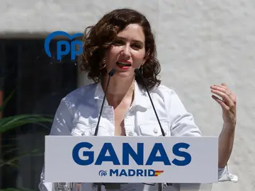 La presidenta de la Comunidad de Madrid, Isabel Díaz Ayuso durante un acto para la elección a la presidencia del PP de Madrid celebrado este sábado en la Plaza de la Amistad entre los Pueblos de Arganda del Rey.