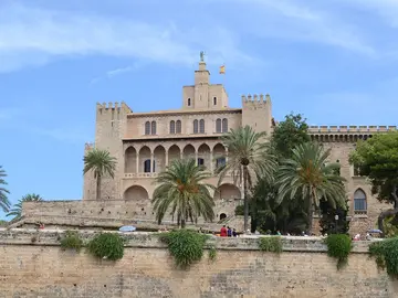 Palacio Real de La Almudaina: historia y dónde podemos encontrarlo Palacio Real de La Almudaina: historia y dónde podemos encontrarlo