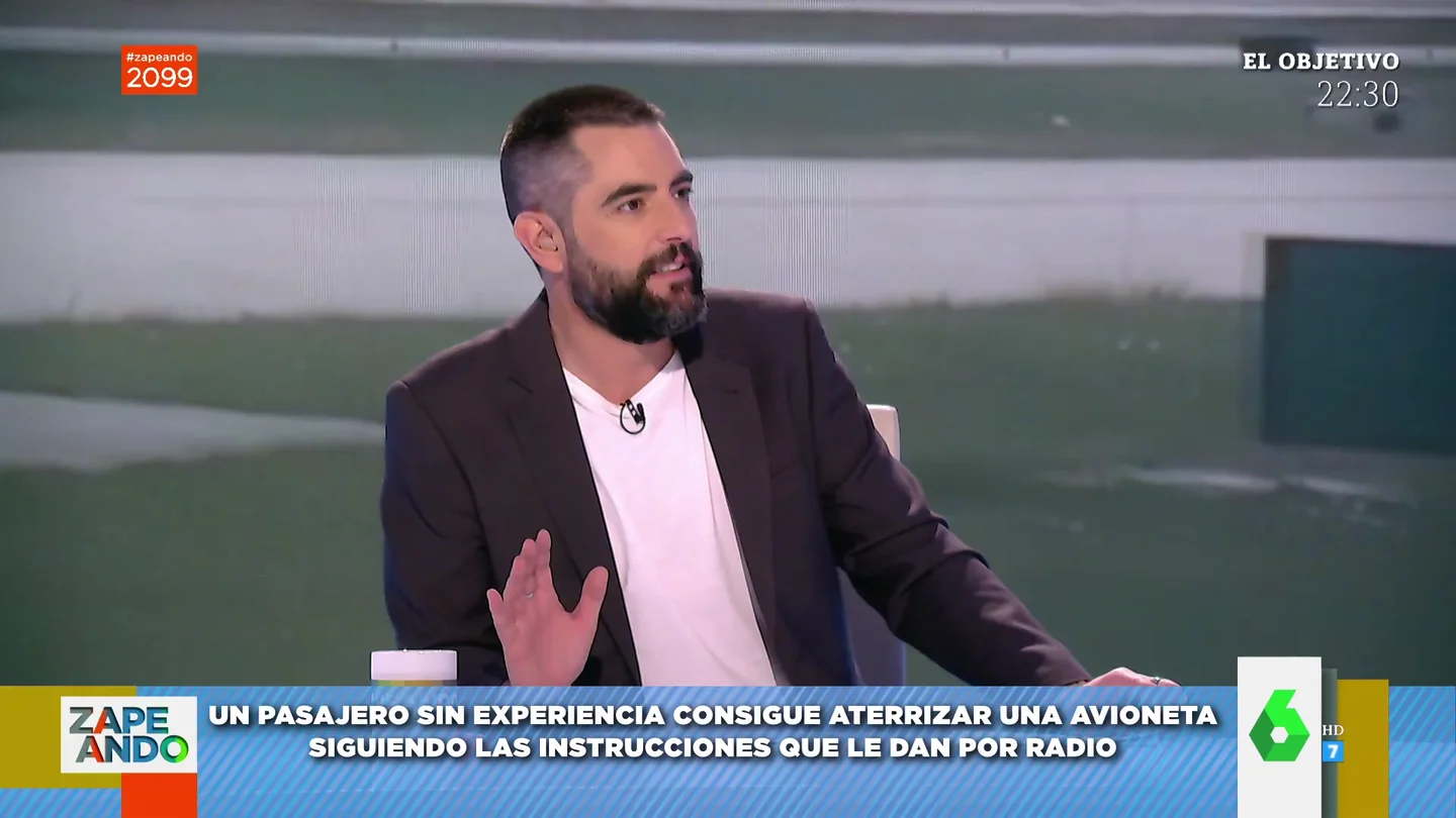 La reacción de Dani Mateo cuando Cristina Pedroche desvela que Jesulín de Ubrique solo tiene un huevo porque "se lo pilló un toro" La reacción de Dani Mateo cuando Cristina Pedroche desvela que Jesulín de Ubrique solo tiene un huevo porque "se lo pilló un toro"