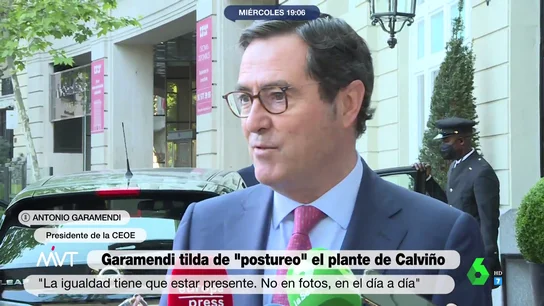 Garamendi tacha de "postureo" la negativa de Calviño a hacerse una foto donde era la única mujer Garamendi tacha de "postureo" la negativa de Calviño a hacerse una foto donde era la única mujer