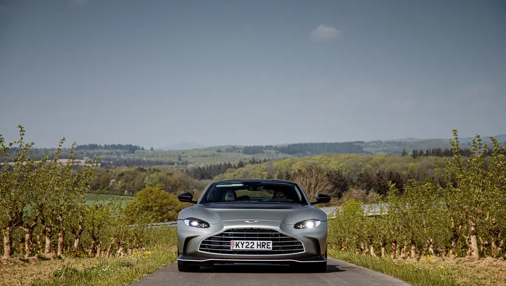 Aston Martin V12 Vantage 2023
