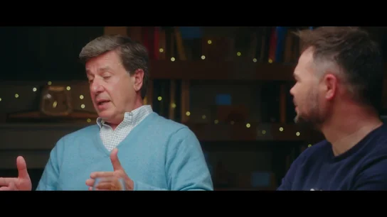 Tenso rifirrafe entre Daniel Guzmán y Cayetano Martínez de Irujo: "La educación está en todos los barrios" Tenso rifirrafe entre Daniel Guzmán y Cayetano Martínez de Irujo: "La educación está en todos los barrios"