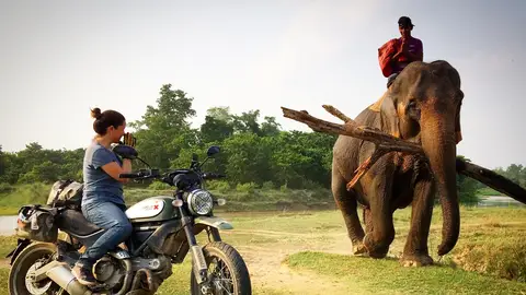 Alicia Sornosa en su vuelta al mundo Alicia Sornosa en su vuelta al mundo en moto