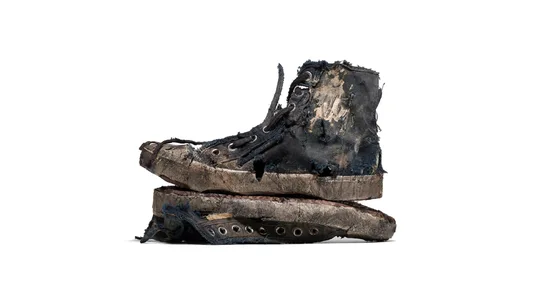 Balenciaga lanza unas zapatillas totalmente destrozadas por 1.450 euros Balenciaga lanza unas zapatillas totalmente destrozadas por 1.450 euros