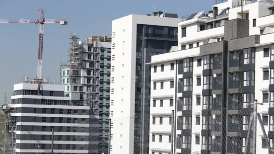 Edificio de viviendas en construcción Edificio de viviendas en construcción