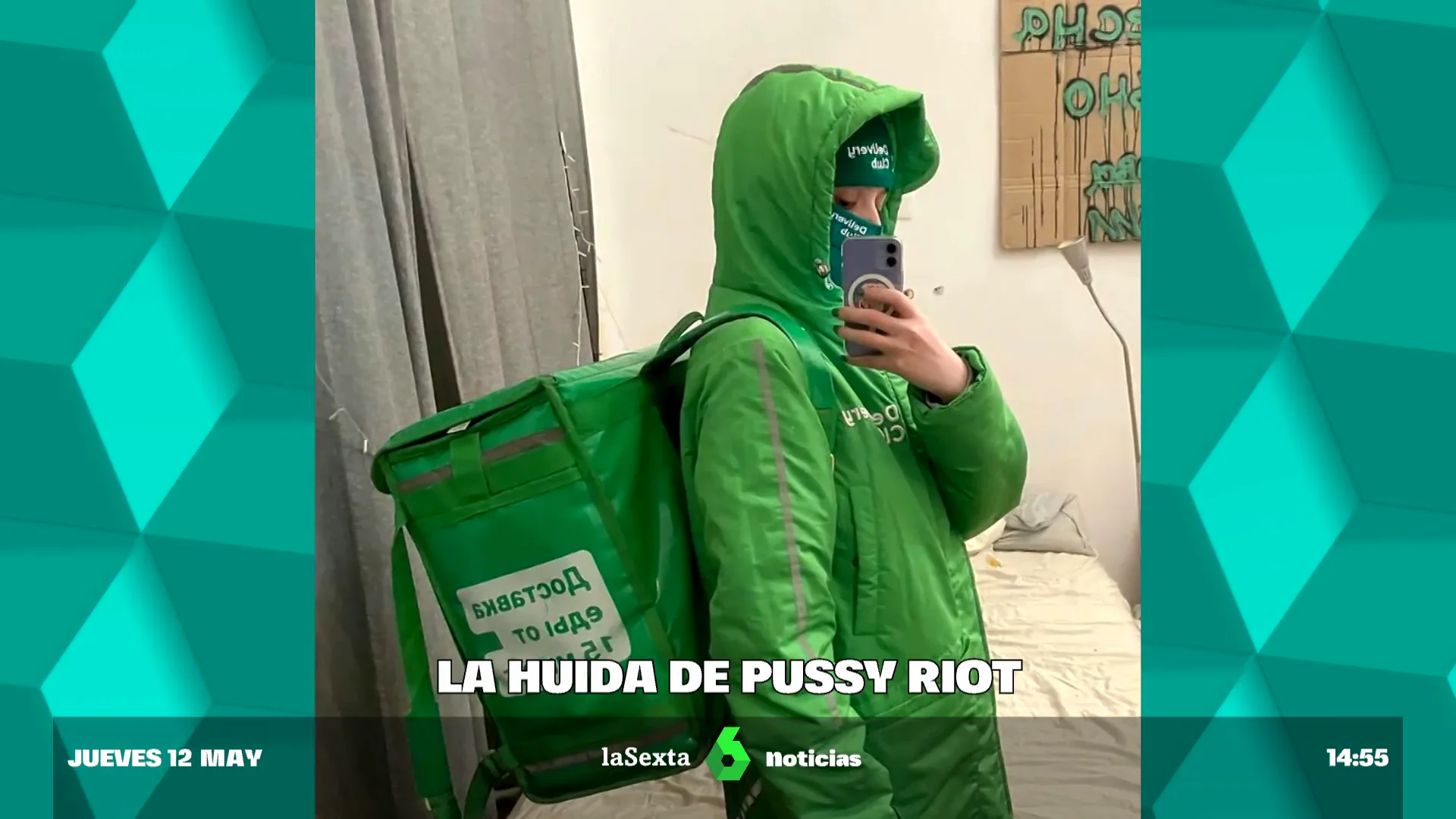 La líder de Pussy Riot escapa de Rusia disfrazada de repartidora por la represión de Putin La líder de Pussy Riot escapa de Rusia disfrazada de repartidora por la represión de Putin