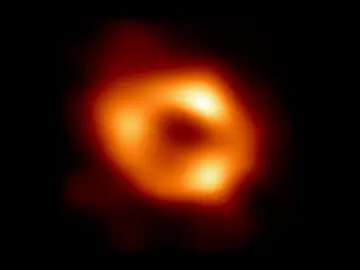 Primera imagen del agujero negro del centro de nuestra galaxia Primera imagen del agujero negro del centro de nuestra galaxia