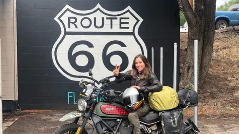 Alicia Sornosa en su vuelta al mundo (Ruta 66, USA) Alicia Sornosa en su vuelta al mundo en moto (Ruta 66, USA)