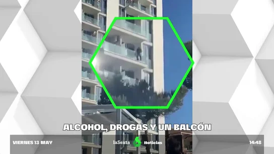 Los instantes previos a la caída desde un balcón que acabó con la vida de un turista británico en Magaluf Los instantes previos a la caída desde un balcón que acabó con la vida de un turista británico en Magaluf