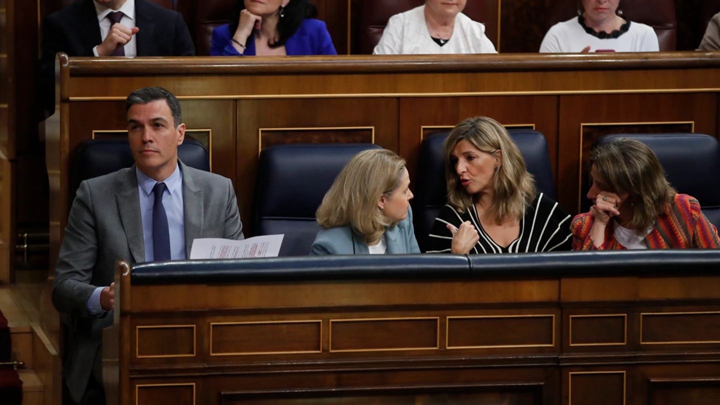 El presidente del Gobierno, Pedro Sánchez junto a las vicepresidentas Nadia Calviño, Yolanda Díaz y Teresa Ribera El presidente del Gobierno, Pedro Sánchez junto a las vicepresidentas Nadia Calviño, Yolanda Díaz y Teresa Ribera