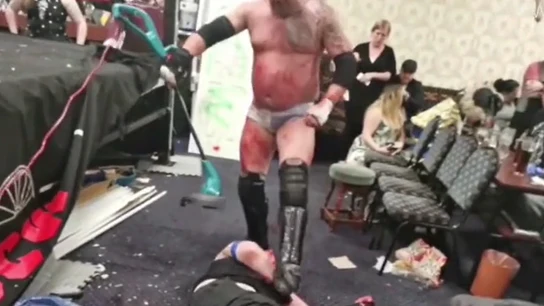 Dos luchadores, en un 'death match' Dos luchadores, en un 'death match'