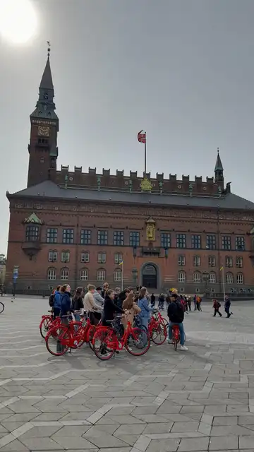 Ayuntamiento de Copnehague, al principio de la calle Stroget Ayuntamiento de Copnehague, al principio de la calle Stroget