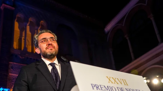 Máximo Huerta gana el Premio Fernando Lara por su novela 'Adiós, pequeño' Máximo Huerta gana el Premio Fernando Lara por su novela 'Adiós, pequeño'