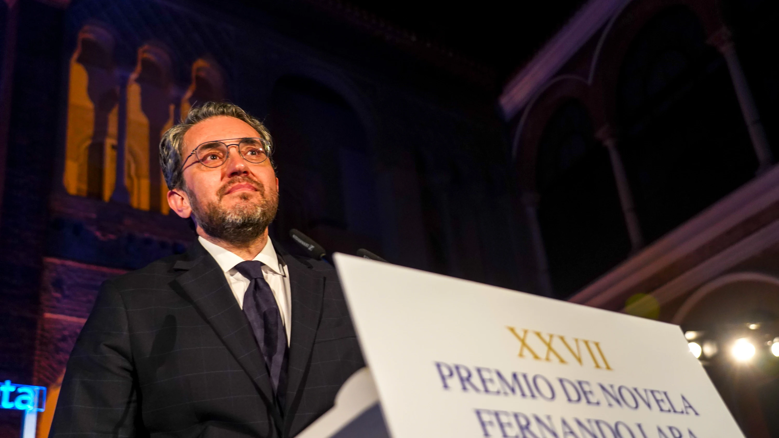 Máximo Huerta gana el Premio Fernando Lara por su novela 'Adiós, pequeño' Máximo Huerta gana el Premio Fernando Lara por su novela 'Adiós, pequeño'