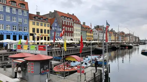 Nyhavn o 'Puerto nuevo' de Copenhague Nyhavn o 'Puerto nuevo' de Copenhague
