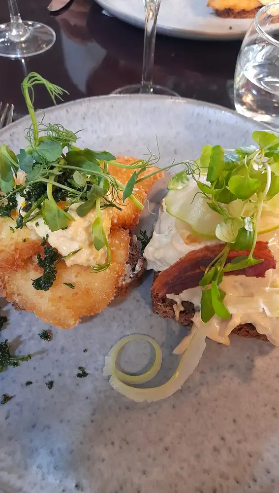 Almuerzo Smørrebrød en restaurante Tarnet en Copenhague