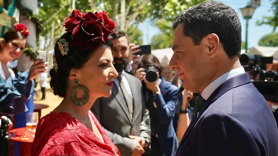 Macarena Olona en la Feria de Abril de Sevilla con el actual presidente andaluz, Juanma Moreno Macarena Olona en la Feria de Abril de Sevilla con el actual presidente andaluz, Juanma Moreno