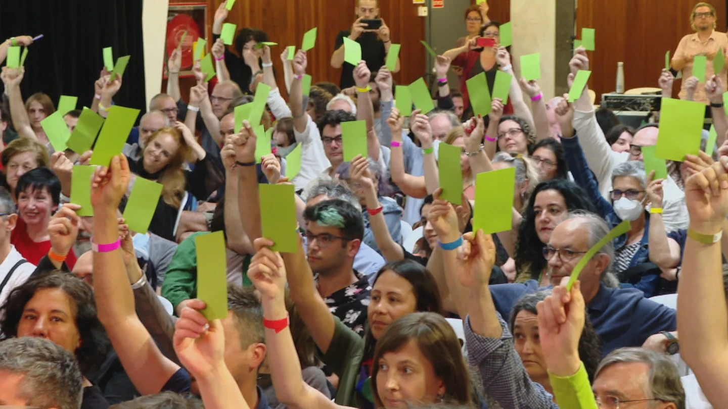Los comunes aprueban por unanimidad que Ada Colau vuelva ser candidata a la alcaldía de Barcelona 2023 Los comunes aprueban por unanimidad que Ada Colau vuelva ser candidata a la alcaldía de Barcelona 2023