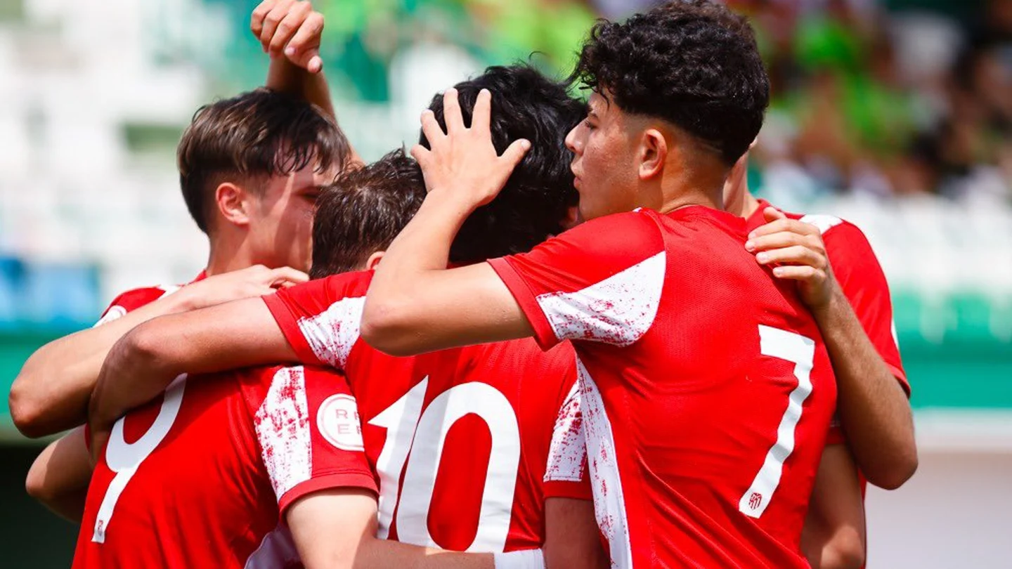Los jugadores del Atlético celebra un gol Los jugadores del Atlético celebra un gol