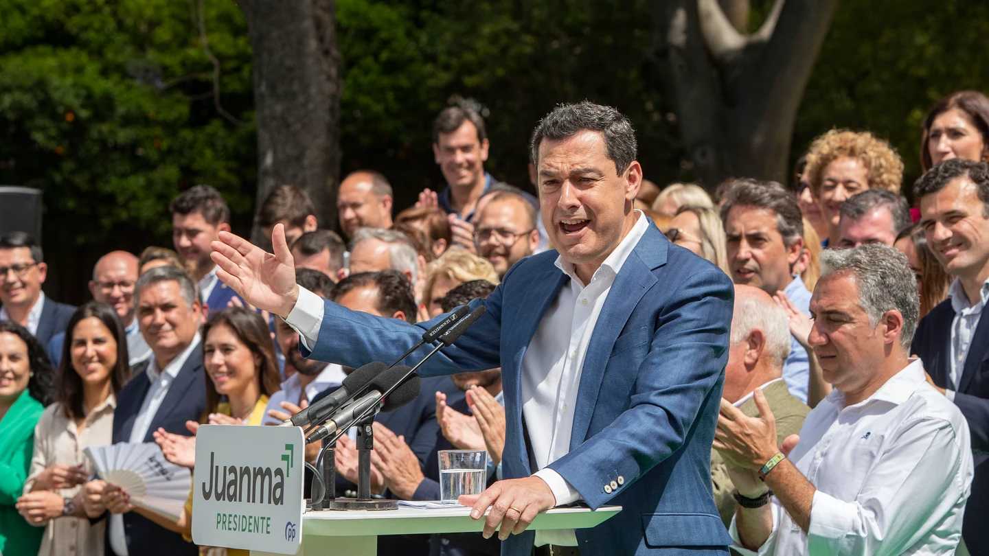 Juanma Moreno pide la mayoría para evitar un "gobierno Frankenstein" en Andalucía mientras Espadas alerta sobre el auge de Vox Juanma Moreno pide la mayoría para evitar un "gobierno Frankenstein" en Andalucía mientras Espadas alerta sobre el auge de Vox