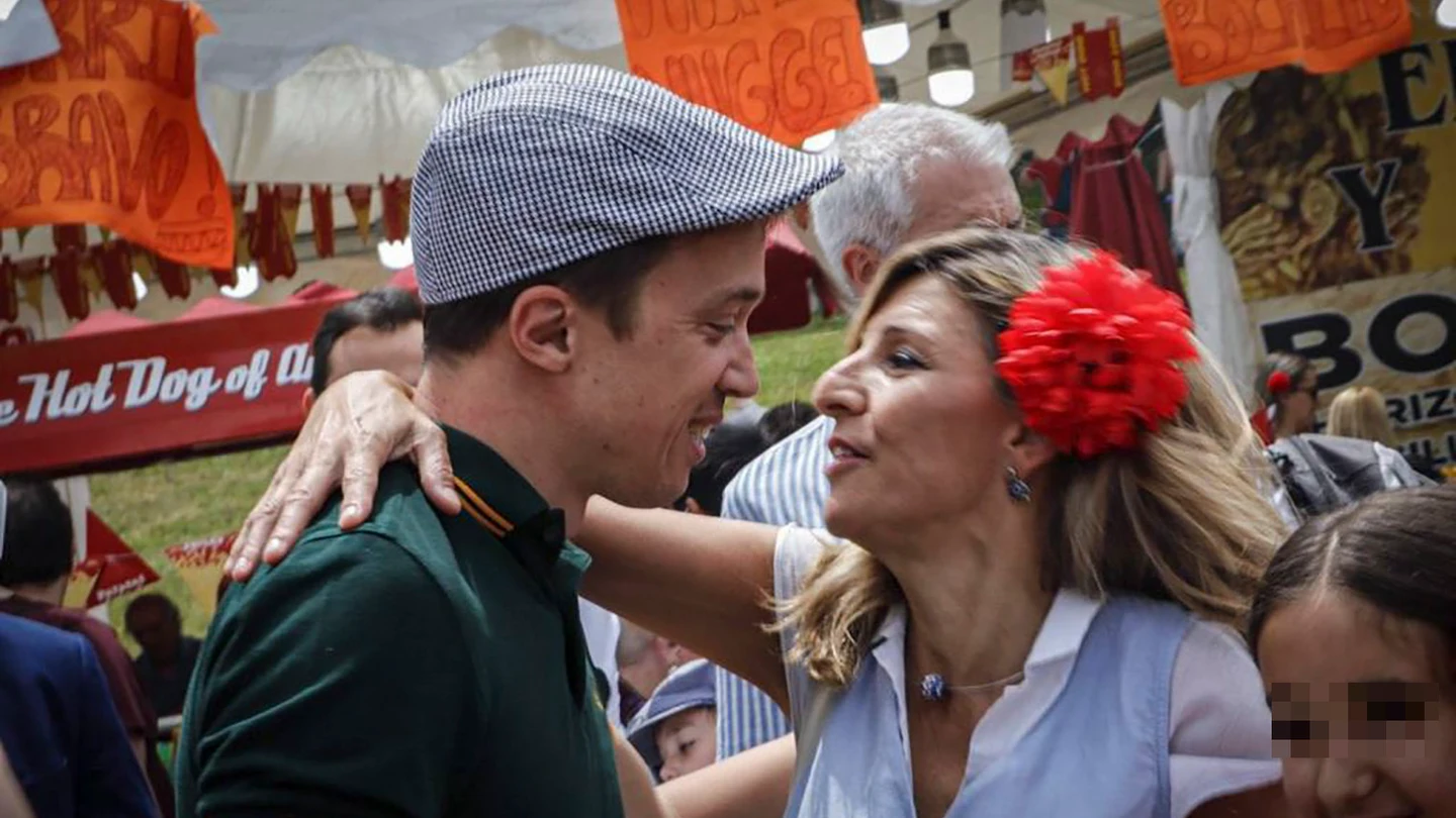 La vicepresidenta segunda del Gobierno y ministra de Trabajo, Yolanda Díaz, saluda a Íñigo Errejón La vicepresidenta segunda del Gobierno y ministra de Trabajo, Yolanda Díaz, saluda a Íñigo Errejón