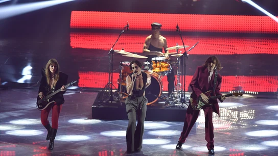 ¿Qué le pasa a Damiano David (Maneskin) en la pierna? Los gestos en plena actuación en Eurovisión que han sorprendido en Twitter ¿Qué le pasa a Damiano David (Maneskin) en la pierna? Los gestos en plena actuación en Eurovisión que han sorprendido en Twitter