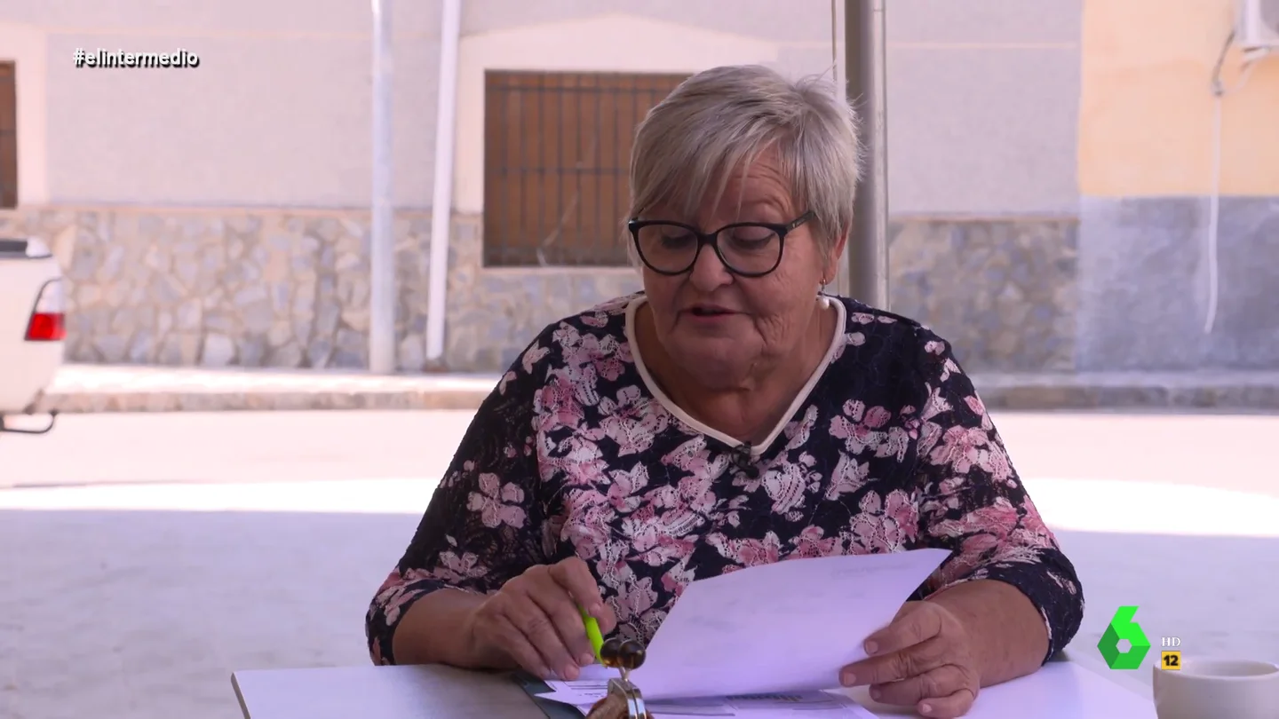 Una vecina de El Realengo explica cómo ahorra en su factura gracias a su comunidad energética: "De 126 euros voy a pagar 95" Una vecina de El Realengo explica cómo ahorra en su factura gracias a su comunidad energética: "De 126 euros voy a pagar 95"
