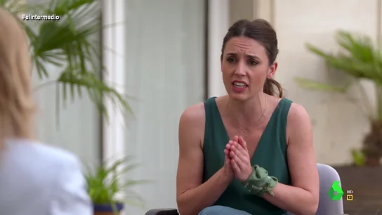 Irene Montero defiende que "es necesario" el indulto a María Salmerón: "Este Gobierno debe proteger a las madres protectoras" Irene Montero defiende que "es necesario" el indulto a María Salmerón: "Este Gobierno debe proteger a las madres protectoras"