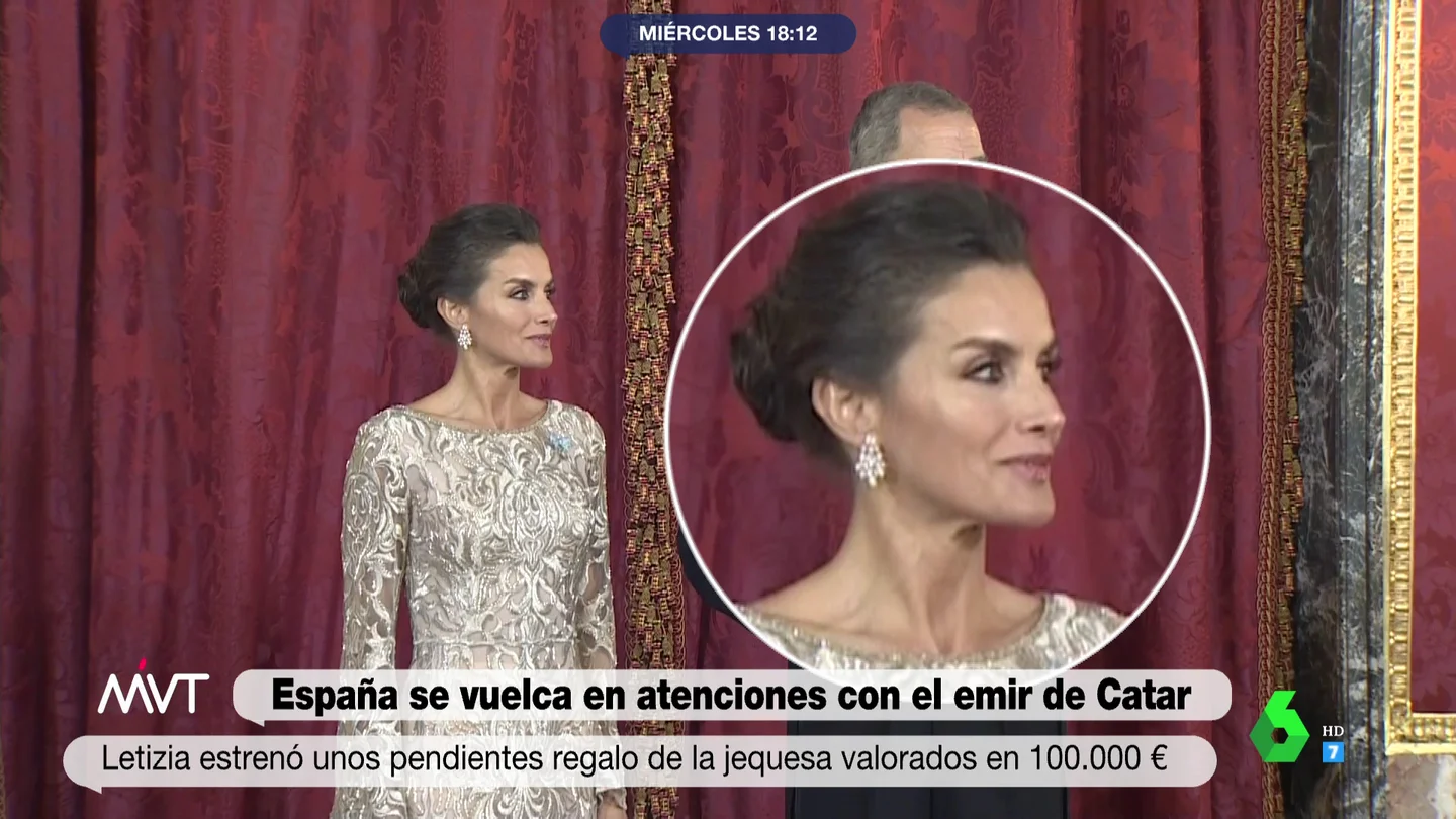 Unos pendientes de diamantes de 100.000 euros: el regalo de los jeques de Catar a la reina Letizia Unos pendientes de diamantes de 100.000 euros: el regalo de los jeques de Catar a la reina Letizia