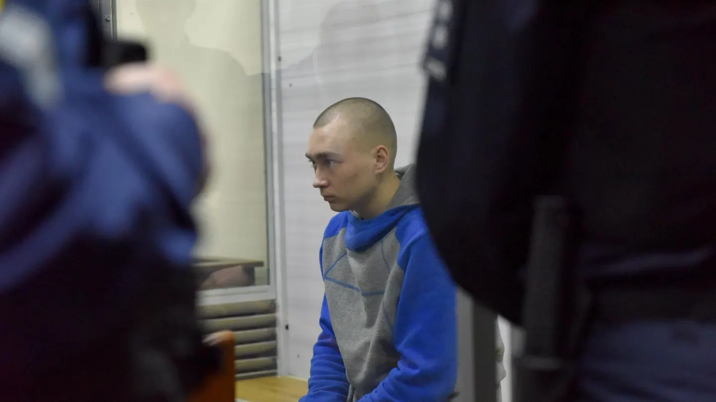 El primer soldado ruso juzgado en Ucrania se declara culpable. El primer soldado ruso juzgado en Ucrania se declara culpable.